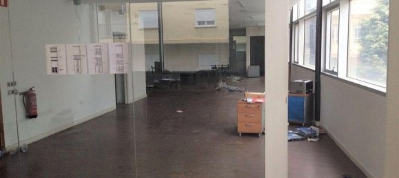 1500m² Commercial property in Valencia, Spain No. 950 4