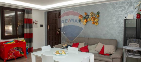 3-salle Appartement à Aci Castello, Italy No. 14775 5