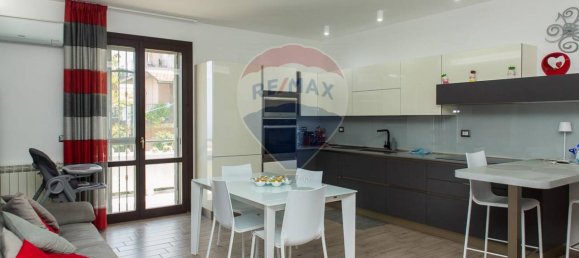 3-salle Appartement à Aci Castello, Italy No. 14775 2