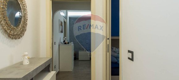 3-salle Appartement à Aci Castello, Italy No. 14775 12