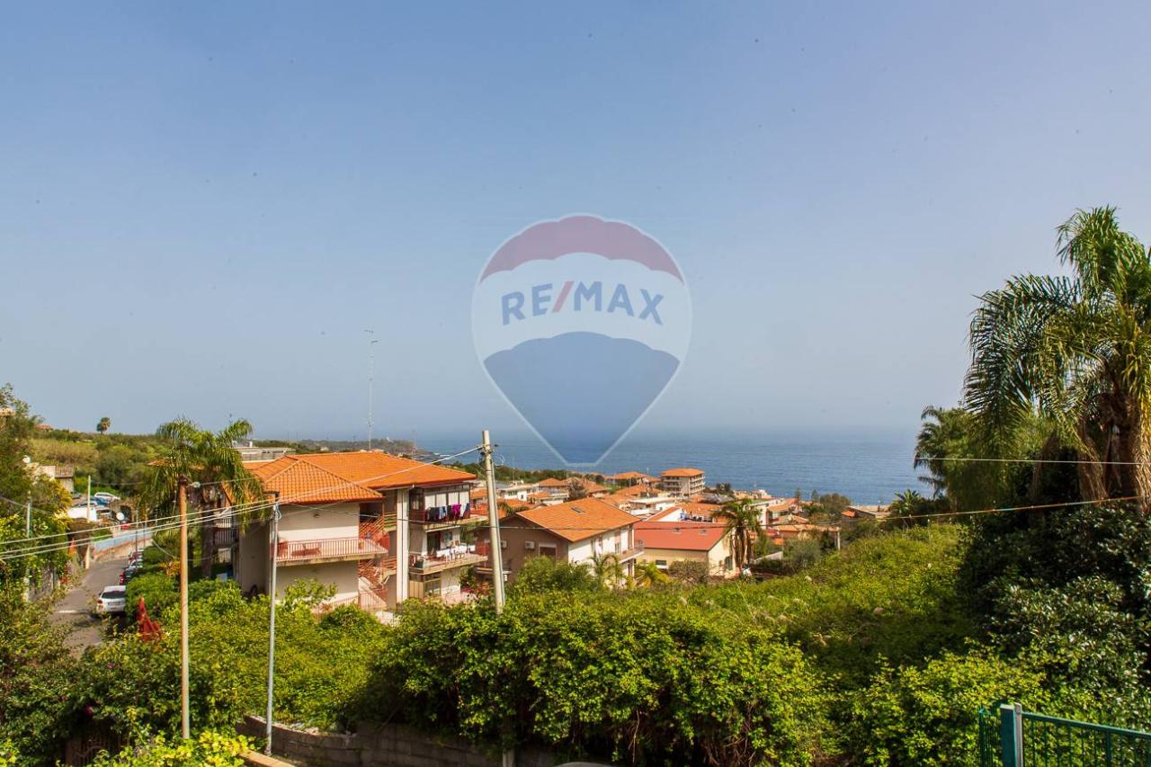 3-salle Appartement à Aci Castello, Italy No. 14775