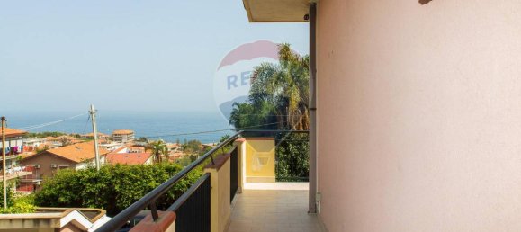3-salle Appartement à Aci Castello, Italy No. 14775 34