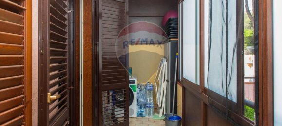 3-salle Appartement à Aci Castello, Italy No. 14775 24