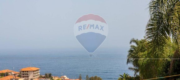 3-salle Appartement à Aci Castello, Italy No. 14775 29