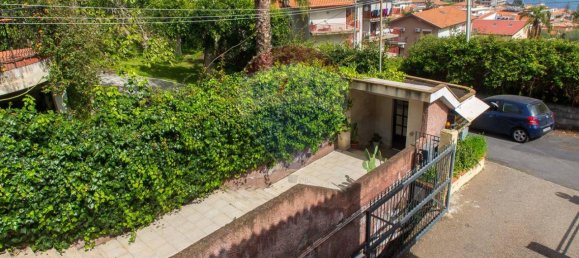 3-salle Appartement à Aci Castello, Italy No. 14775 31