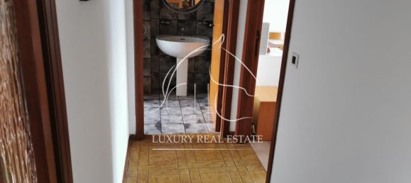 Apartamento de 3 dormitorios en San Costanzo, Italy No. 316908 8