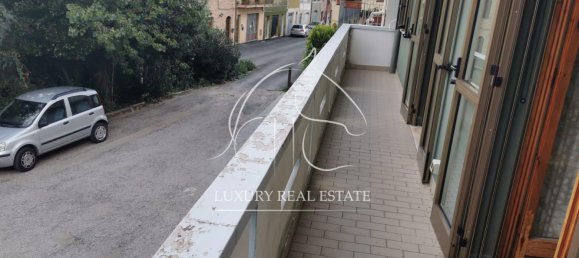 Apartamento de 3 dormitorios en San Costanzo, Italy No. 316908 9