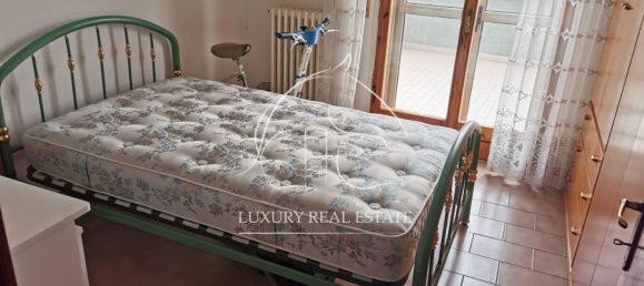 Apartamento de 3 dormitorios en San Costanzo, Italy No. 316908 22