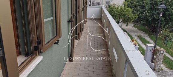 Apartamento de 3 dormitorios en San Costanzo, Italy No. 316908 10