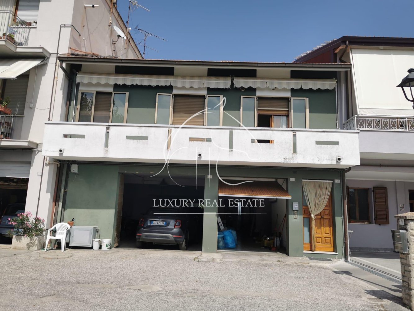 Apartamento de 3 dormitorios en San Costanzo, Italy No. 316908