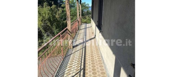 3 Schlafzimmer Villa in Valganna, Italy, Nr. 5438 4