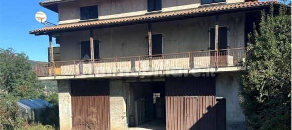 3 Schlafzimmer Villa in Valganna, Italy, Nr. 5438 11