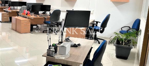 Office in Ta' Xbiex, Malta No. 12369 2