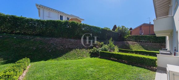 Apartamento de 2 dormitorios en Desenzano del Garda, Italy No. 262851 13