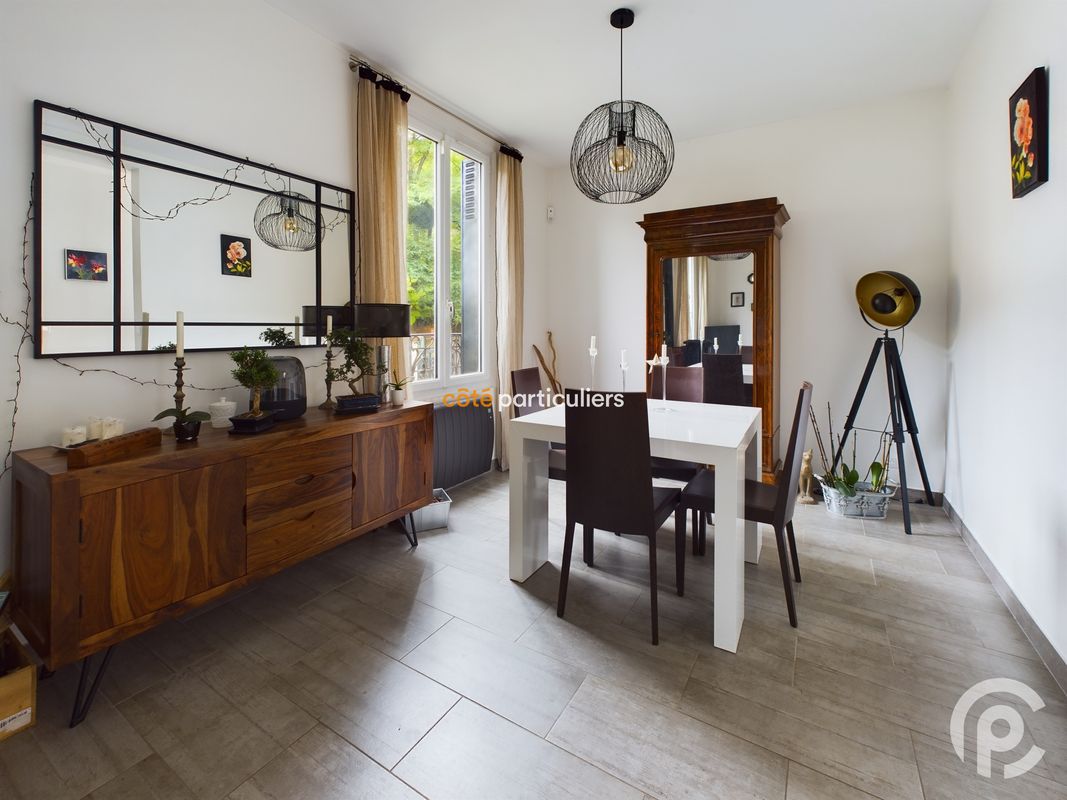 3 bedrooms House in Clamart, France No. 179497