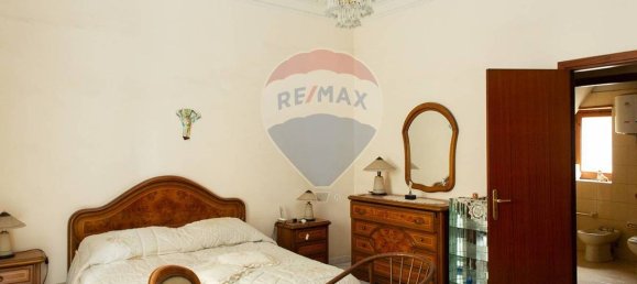 4 Schlafzimmer Wohnung in Catania, Italy, Nr. 91575 9