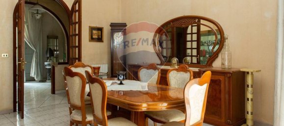 4 Schlafzimmer Wohnung in Catania, Italy, Nr. 91575 7