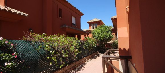 3 bedrooms Villa in Marbella, Spain No. 55906 7