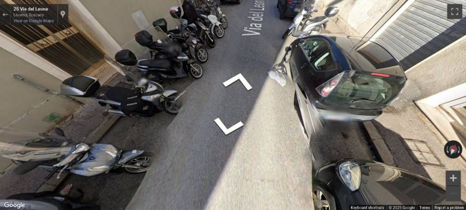 3 rooms Apartment in Livorno, Italy No. 191478