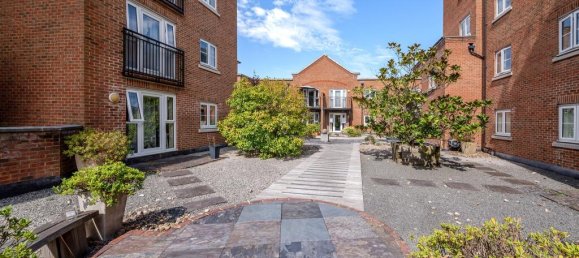 Квартира с 2 спальнями в Эпсом, Великобритания № 9733 12