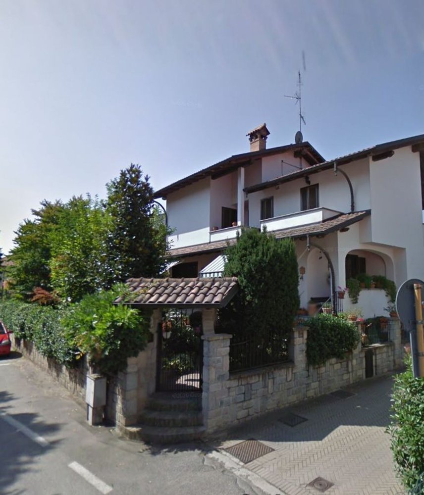 6 rooms House in Crescentino, Italy No. 13368