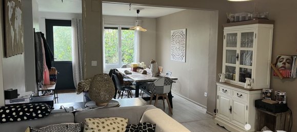 Casa de 3 dormitorios en Joue-les-Tours, France No. 60875 2