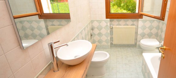 4 bedrooms Duplex in Castelgomberto, Italy No. 363600 6