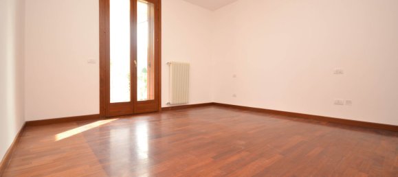 4 bedrooms Duplex in Castelgomberto, Italy No. 363600 8