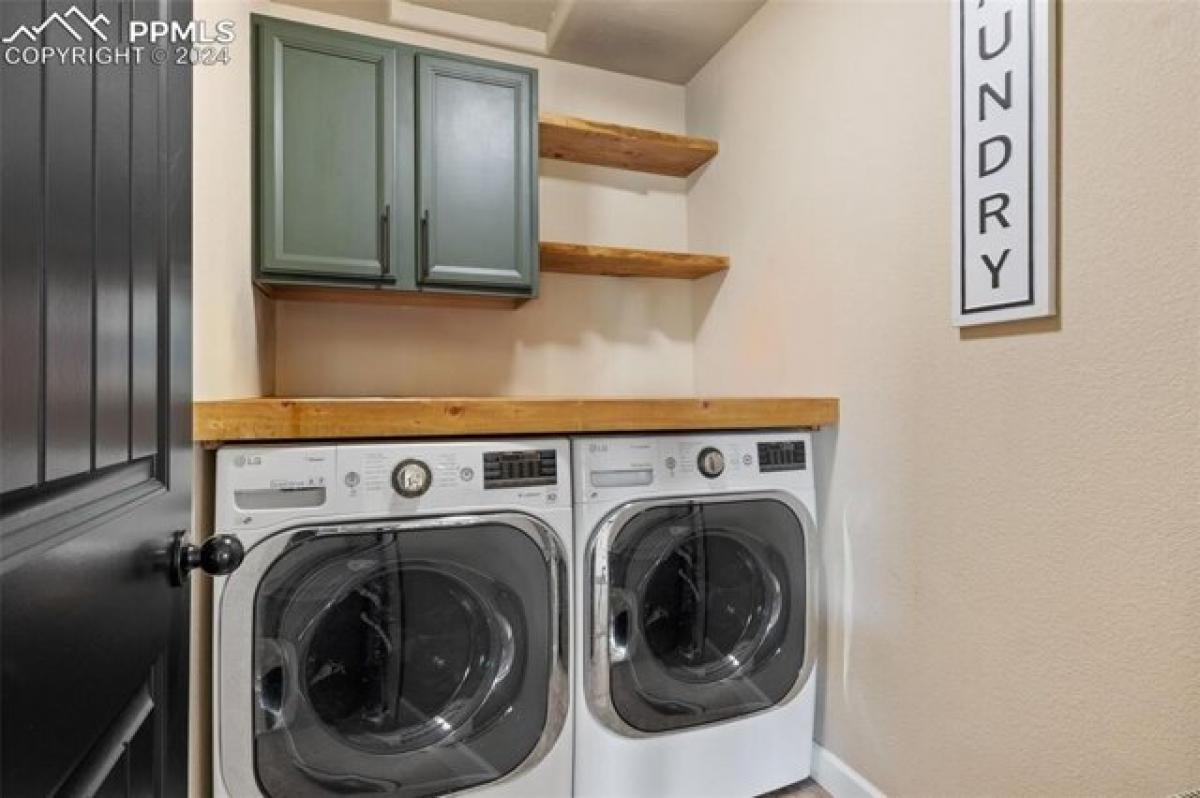 5 bedrooms House in Colorado Springs, USA No. 429765