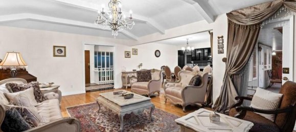 3 bedrooms House in British Columbia, Canada No. 1247 5