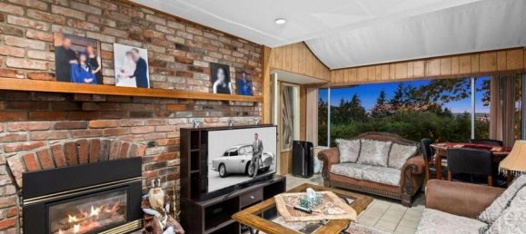 3 bedrooms House in British Columbia, Canada No. 1247 9