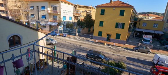 Apartamento de 4 divisões em Albisola Superiore, Italy N.º 58913 3