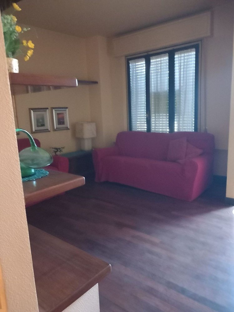 Дом с 8 комнатами в Пезаро, Италия № 298934