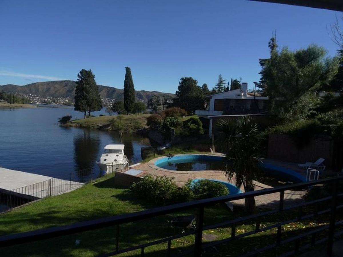 5 bedrooms House in Cordoba, Argentina No. 10807