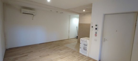 2 rooms Apartment in Rome, Italy No. 27180 26
