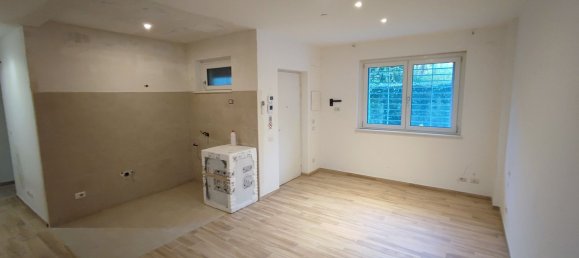 2 rooms Apartment in Rome, Italy No. 27180 6