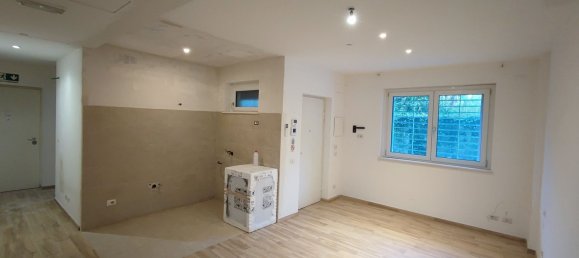 2 rooms Apartment in Rome, Italy No. 27180 8