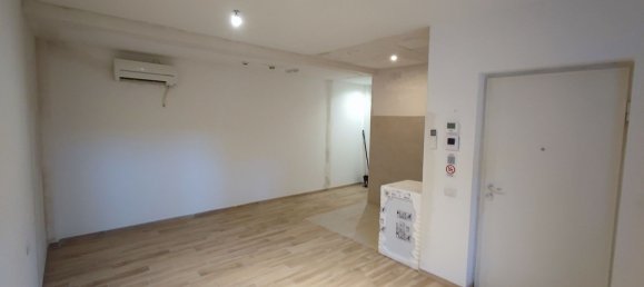2 rooms Apartment in Rome, Italy No. 27180 27
