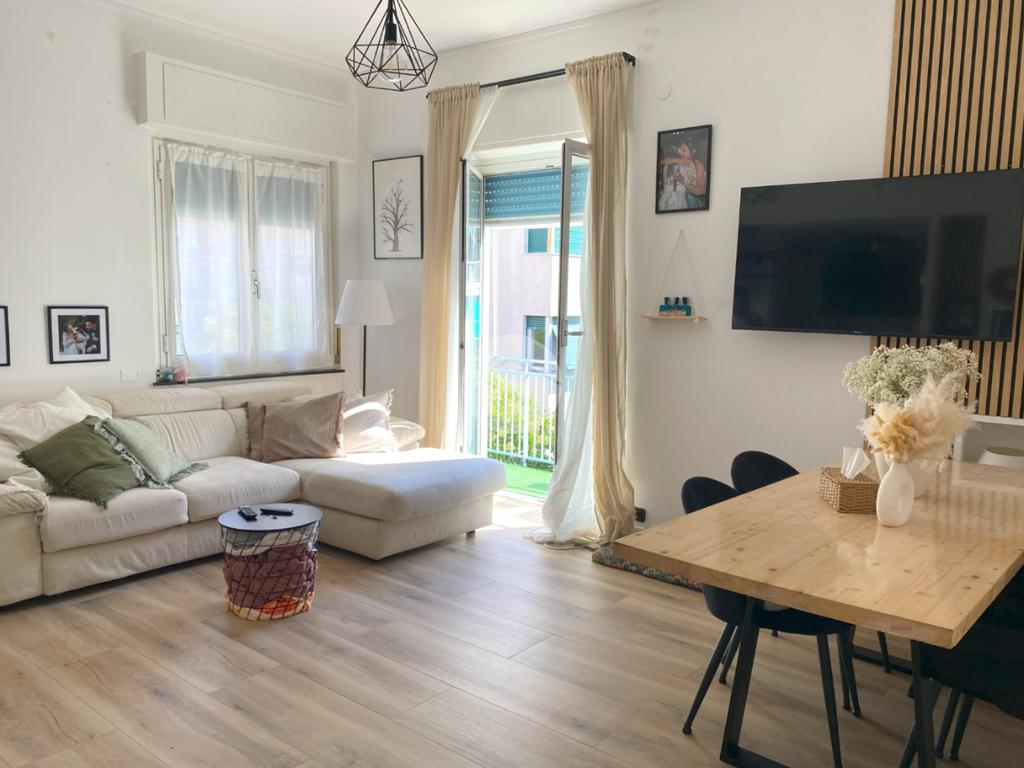 Квартира с 2 спальнями в Генуя, Италия № 371436