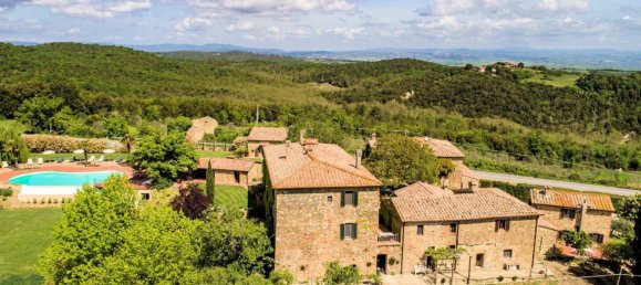 43 rooms Villa in Monteroni d'Arbia, Italy No. 211941 2