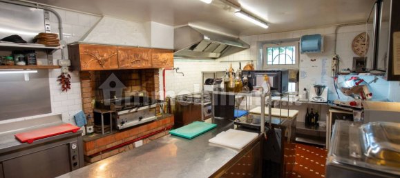 3 rooms Commercial property in Bosco Chiesanuova, Italy No. 293463 10