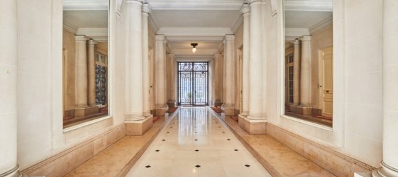 5 bedrooms Apartment in Paris, France No. 345056 19