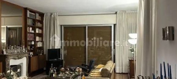 6 Schlafzimmer Villa in Erba, Italy, Nr. 3917 10