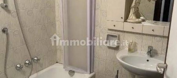 6 Schlafzimmer Villa in Erba, Italy, Nr. 3917 18