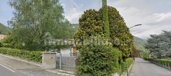 6 Schlafzimmer Villa in Erba, Italy, Nr. 3917 4