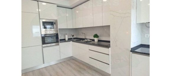 3 bedrooms Apartment in Lisbon, Portugal No. 157859 5