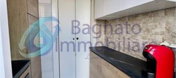 1 bedroom Apartment in Novara, Italy No. 332002 4