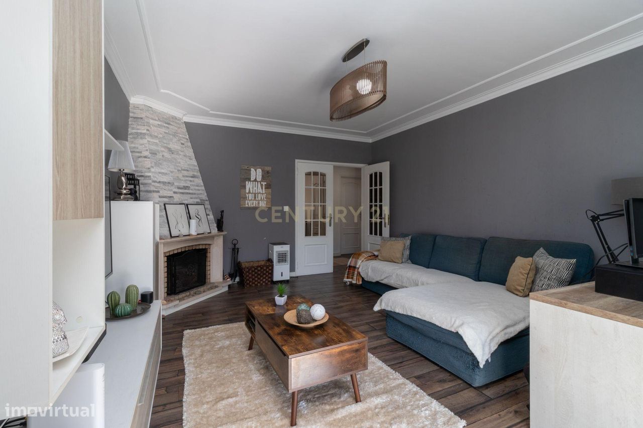 2 bedrooms Apartment in Almada, Portugal No. 218611