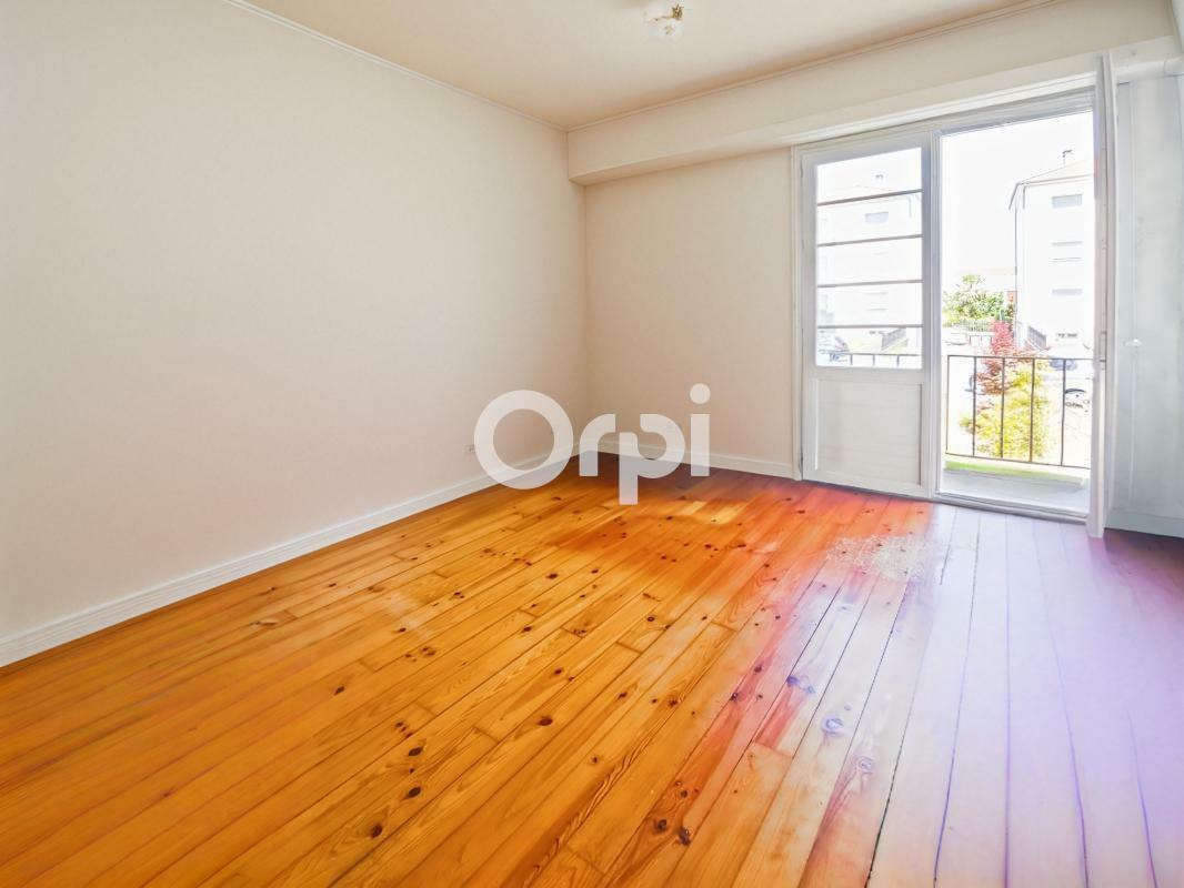 3 bedrooms Apartment in Oloron-Sainte-Marie, France No. 276646