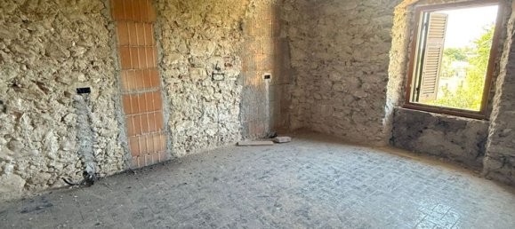 3 rooms House in Carrara, Italy No. 275385 2